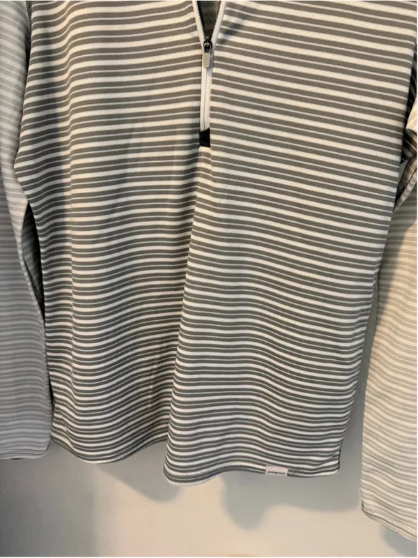 Patagonia Capilene 3 Midweight 1/4 Zip Top Size M Grey White Striped - Image 4