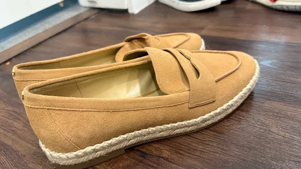 Michel kors loafers sz 8.5 - Image 6
