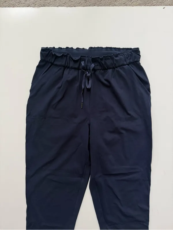 lululemon Keep Moving Pant - Size 8 - True Navy - Image 4