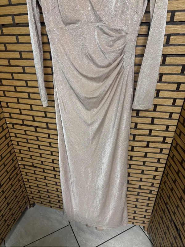 Vince Camuto gold shimmer gown size 8 - Image 5