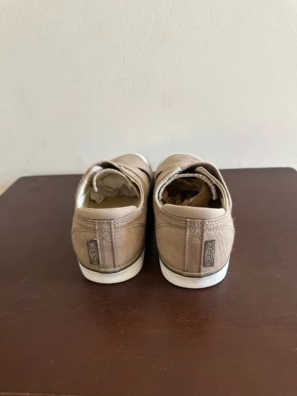 KEEN Elsa III Casual Low Top Sneakers Beige Brown Canvas Slip On Size 7 - Image 4