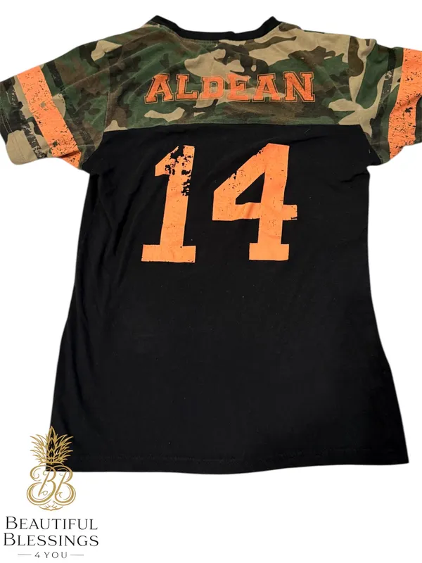 Jason Aldean Concert Shirt. She's Country. Distressed Orange Print Sz Med - Image 3