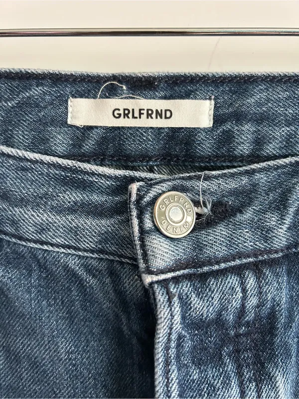 Grlfrnd | Tatum raw hem cropped jeans in always now wash - Image 6