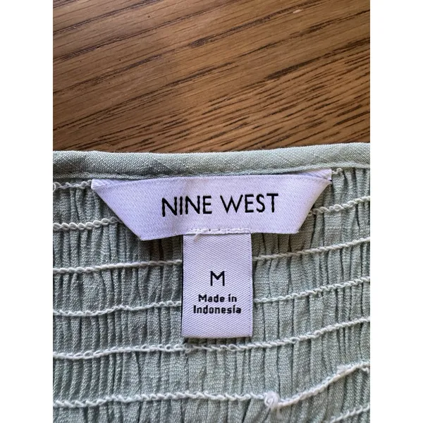 Nine West Women Size Medium Runched Blouse Business Casual Stretch Office‎ City - Image 3