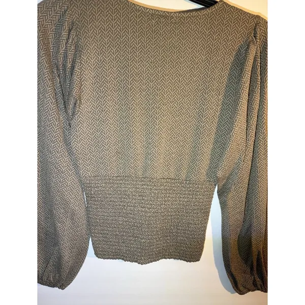 Gimmicks by BKE Women's Brown Herringbone Knit V-Neck Tie Long Sleeve Blouse M - Image 5