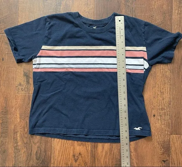 HOLLISTER navy t-shirt - Image 4