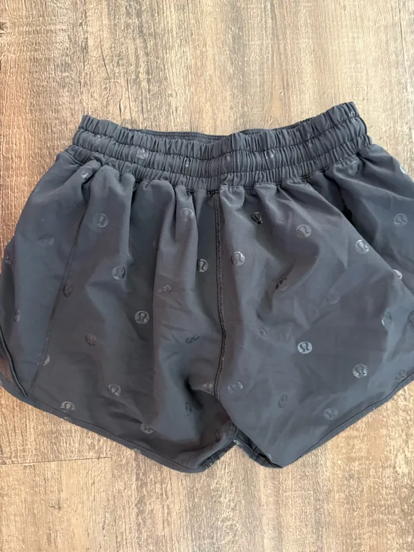 Lululemon Hotty Hot 4" - Image 2
