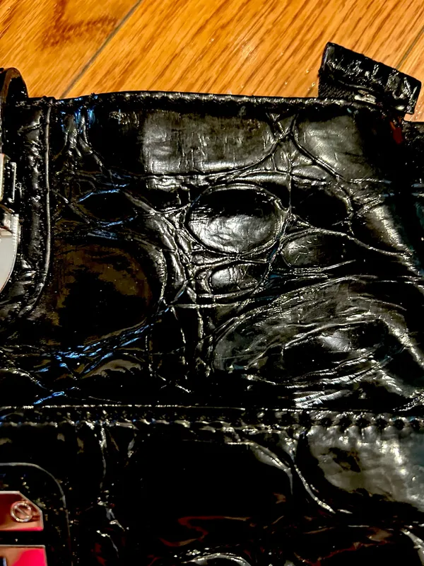 VINTAGE GUESS CROC PRINT patent LEATHER black Guess wristlet clutch bag - Image 3