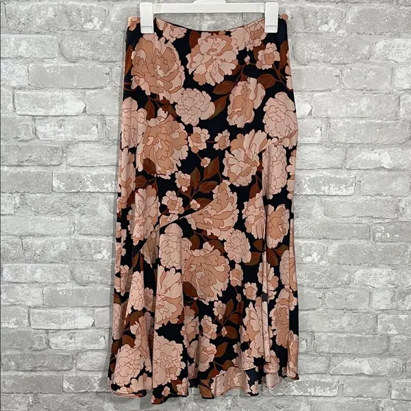 Who What Wear A-Line Skirt - Black and Pink Floral - Image 2