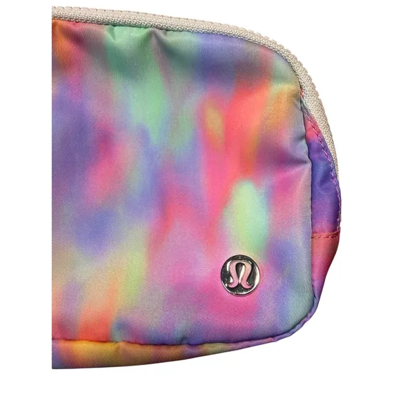 Lululemon Everywhere Belt Bag Prism Wash Print Multi / Vapor - Image 3