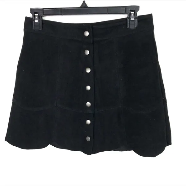 American Eagle Faux Suede Scalloped Mini‎ Skirt Black Button Front Size 2 - Image 6