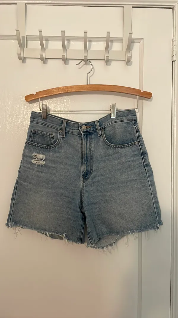 Uniqlo denim shorts 100% cotton - Image 4