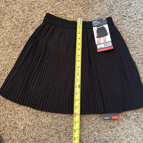 GapFit Women's Pleated Skort Size XS Black - Image 5