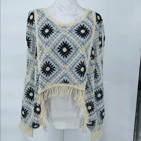 House Of Harlow 1960 Blue and Cream Crochet Fringe Sweater Shrug Coverup One Siz - Image 3
