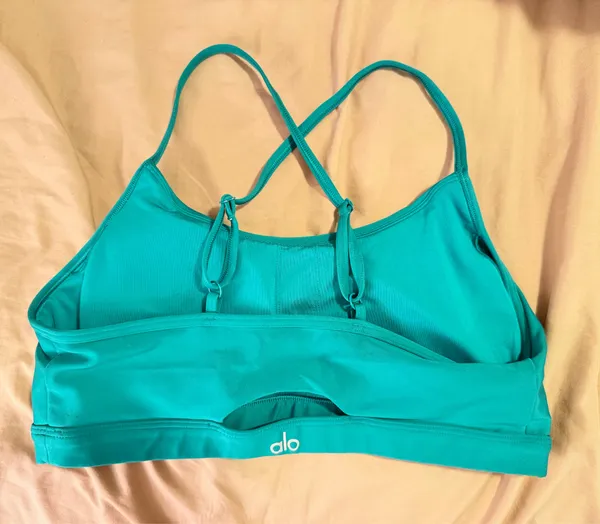 Alo Yoga Intrigue Bra Airlift - Image 3