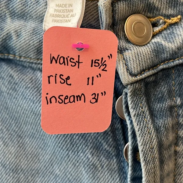 H&M distressed jeans size 8 - Image 8