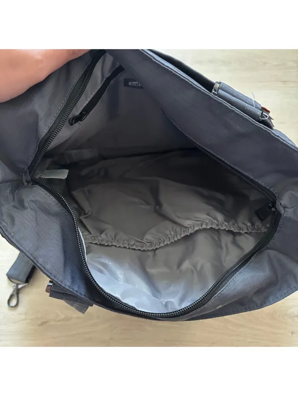 Lug NWT Women's Ace Full Tote Grey Waterproof / Insulated - Image 13
