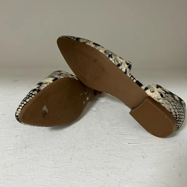 Steve Madden Black and Cream Snakeskin Flats like new !! - Image 4