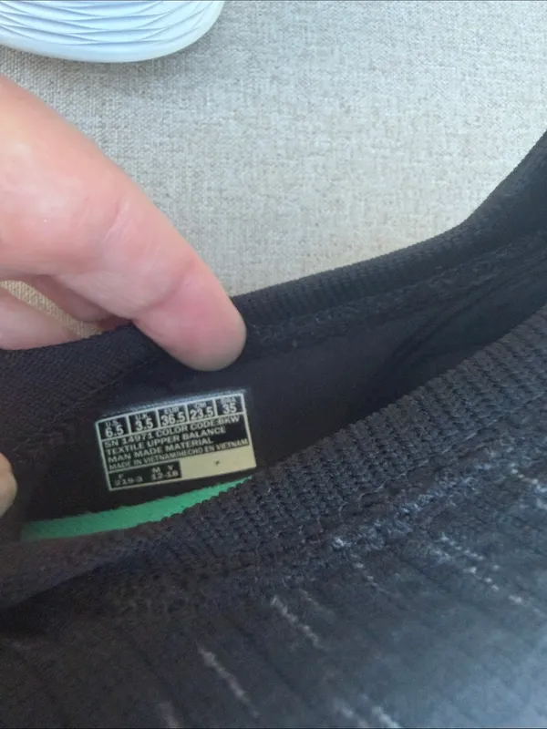 Sketchers YOU Walk black slip-on shoes size 6.5 - Image 5