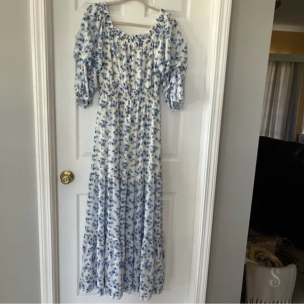 Love‎ Colette Off The Shoulder Maxi Dress Blue White Floral Womens Size Medium - Image 11