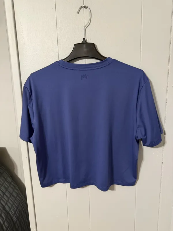 YITTY by fabletics cropped tee size XL  - Image 2