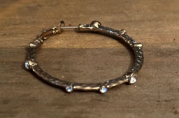 Gold tone hoop earrings - Image 2