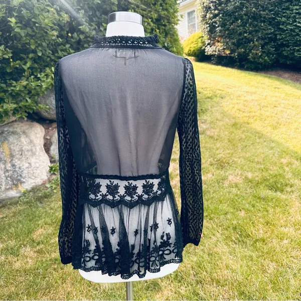 A’reve black lace sheer top Size M - Image 9