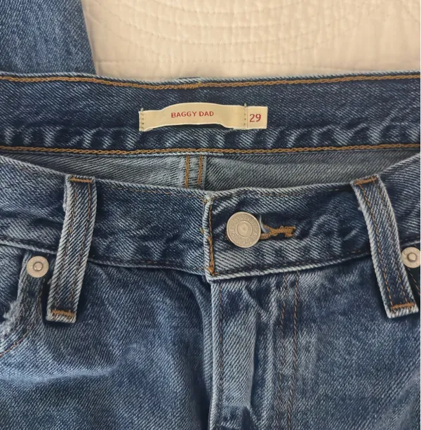 Levi’s Baggy Dad Jeans - Image 4