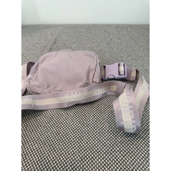 Lululemon Athletica everywhere belt bag in lilac ether/white opal/white. - Image 11