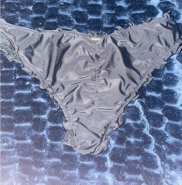 Hollister Black Ruffle Bikini Bottoms - Image 3