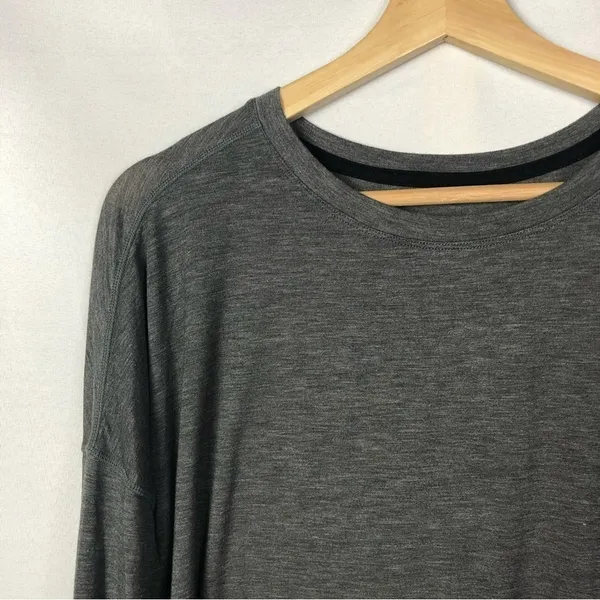 Champion Dark Charcoal Gray Long Sleeve Athletic Top L‎ - Image 3