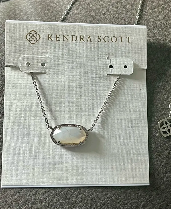 Kendra Scott Mother of pearl silver necklace - Image 2