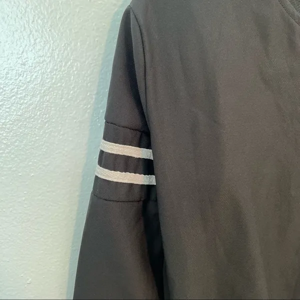 Women's Size Medium Stand Collar‎ Buttons Crop Coat Black White Long Sleeve Snap - Image 7