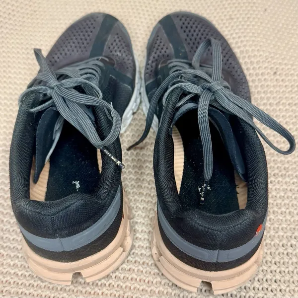 On Cloud Cloudflow Running Shoes in Rock/Rose Colorway Size 7.5 Gently Used! - Image 5