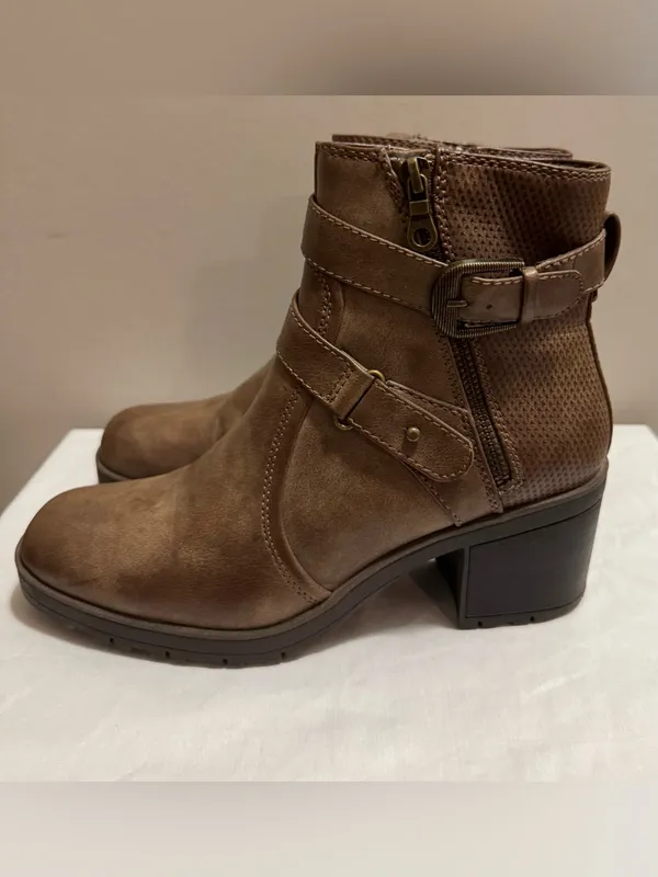 Baretraps Brown Buckle Ankle Boots Size 9 – Comfort Zip Booties - Image 2