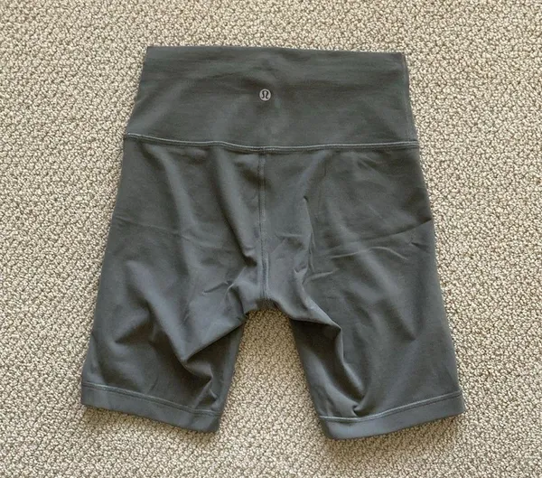 Lululemon Wunder Train High Rise Shorts 8” Size 6 Grey Sage Green Everlux EUC - Image 7