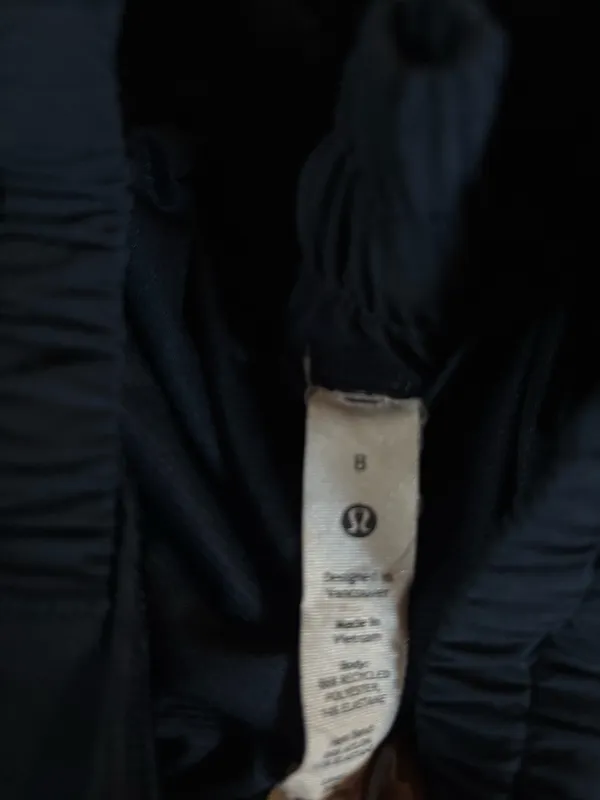 Lululemon Hotty Hot 4" - Image 4