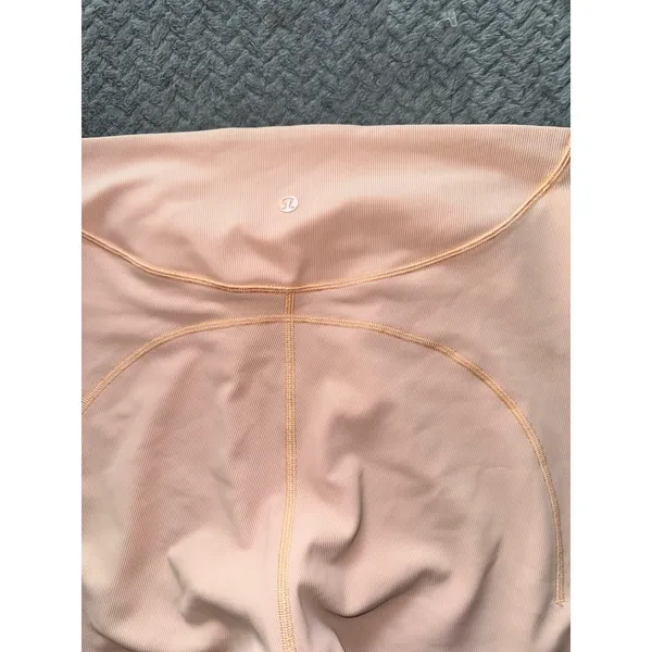 Lululemon Womens Train High Rise Shorts‎ Bike Ribbed Peach size 14 - Image 4