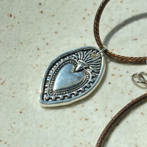 Handmade vintage antique goth style heart necklace 🙏❤️ - Image 7