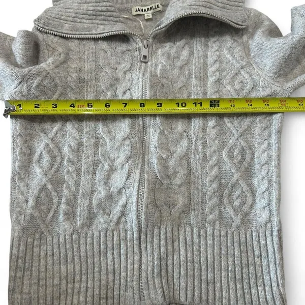 Janabelle Oatmeal Cable Knit Zip Up Cardigan Sweater Gray Size XS - Image 3