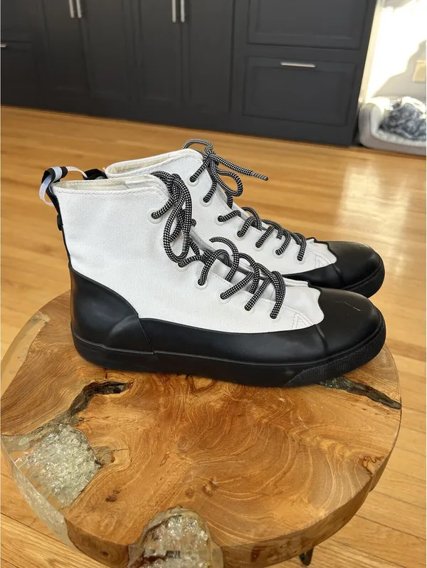 Hunter for Target White and Black High-Top Canvas Sneakers M6.5/W8.5 - Image 3