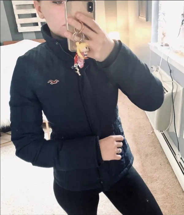 Hollister Navy Blue puffer jacket - Image 3