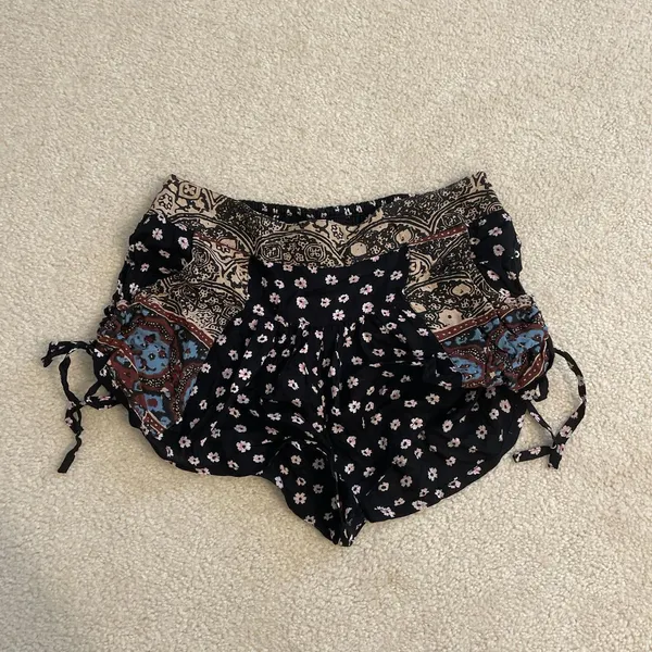 Altar'd State Grunge Boho Floral Shorts - Image 2