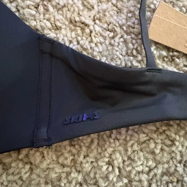 NWT SKIMs Midnight Black Wireless Bra -32b - Image 2