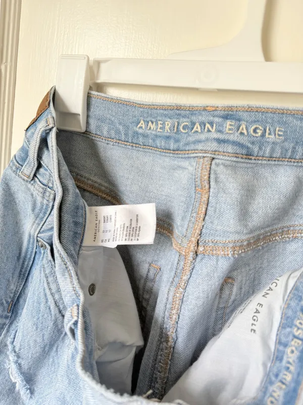 American Eagle 90s Boyfriend Jeans - Image 3