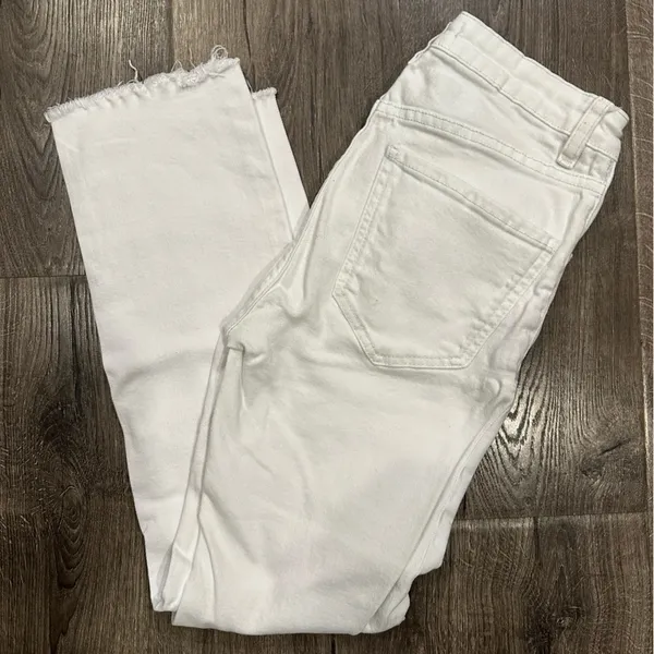 Zara Women’s White Hi-Rise Straight Jeans Size 2 Ankle Length Raw Hem Edge - Image 10