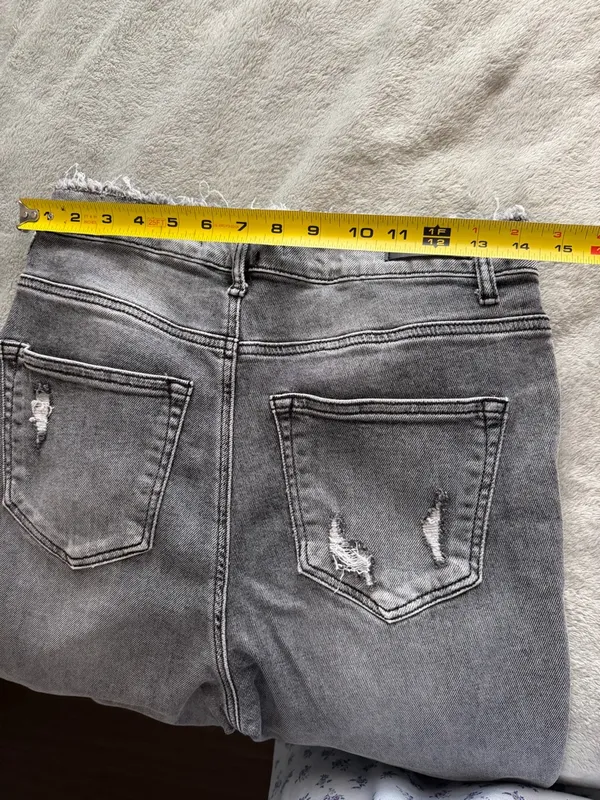 RISEN Women’s Distressed Raw Hem/Waist Gray Frayed Hem Jeans 30 - Image 5