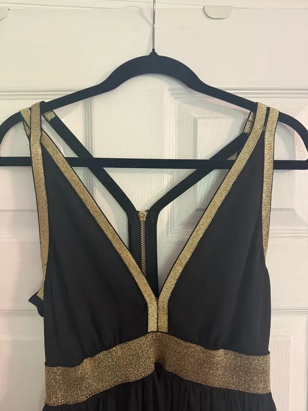 Black and gold formal dress - Image 3