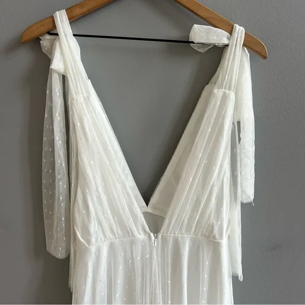 NWT One and Only Collective Tie Shoulder Mesh Tulle Dress Deep V Midi White Gown - Image 8
