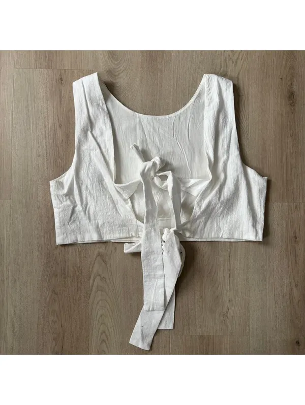 Showpo NWT White Loxley Top Tie Back Cropped Tank Size 10 - Image 9